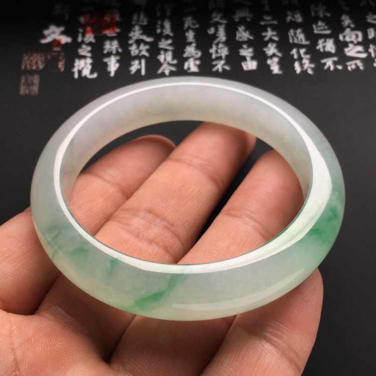 （超值推荐）冰种飘翠手镯（52mm）