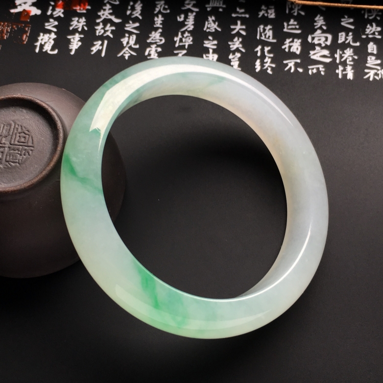 （超值推荐）冰种飘翠手镯（52mm）