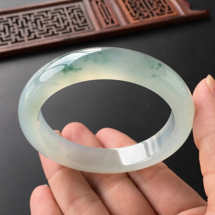 (超值推荐)冰种飘花手镯(56.5mm)