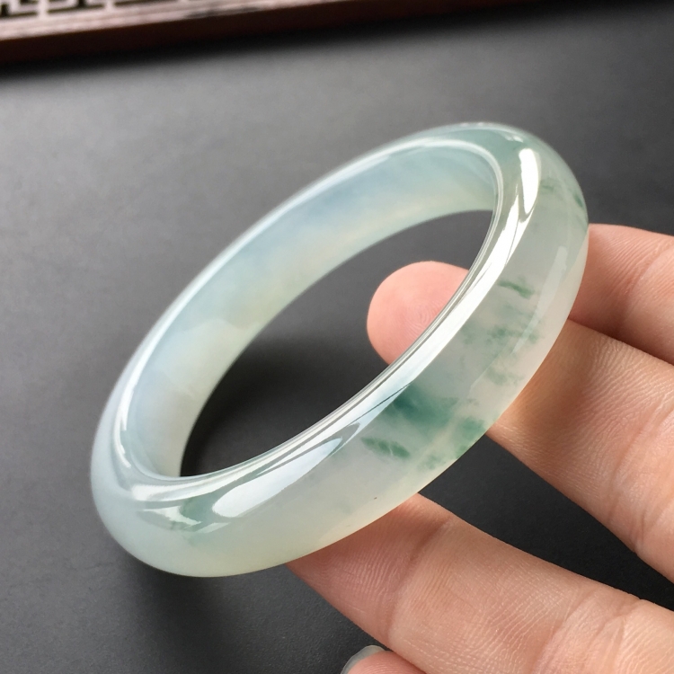 (超值推荐)冰种飘花手镯(56.5mm)