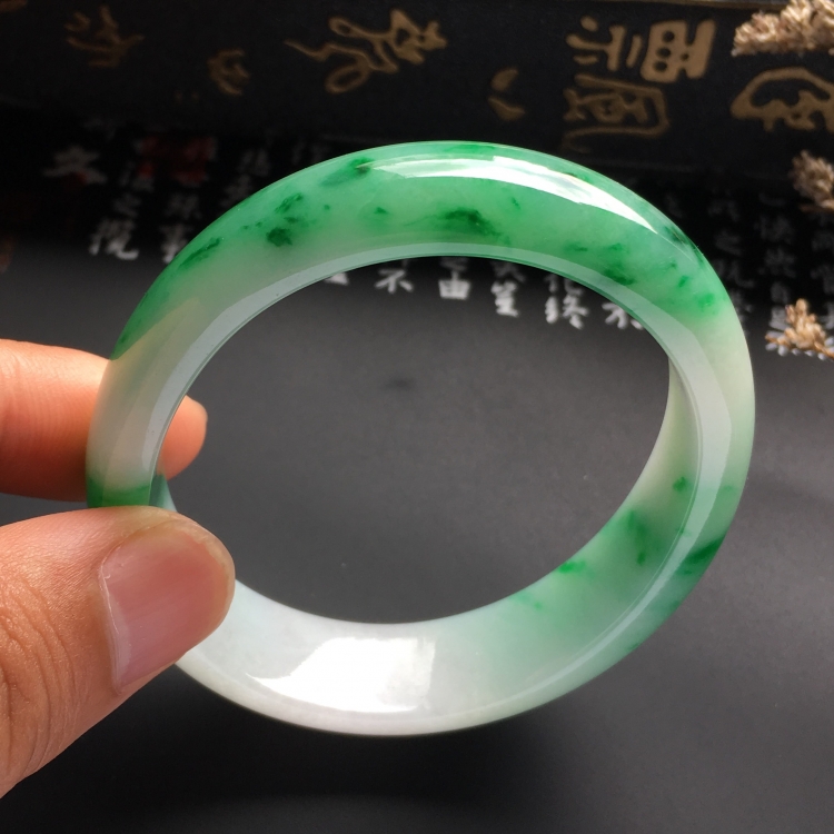 （超值推荐）糯冰种飘翠贵妃镯（56.5mm-49.3mm）