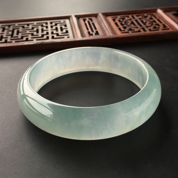 (超值推荐)冰种晴水手镯(56.5mm)