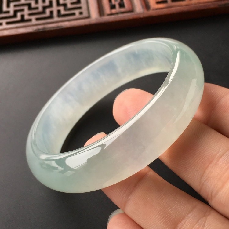 (超值推荐)冰种晴水手镯(56.5mm)
