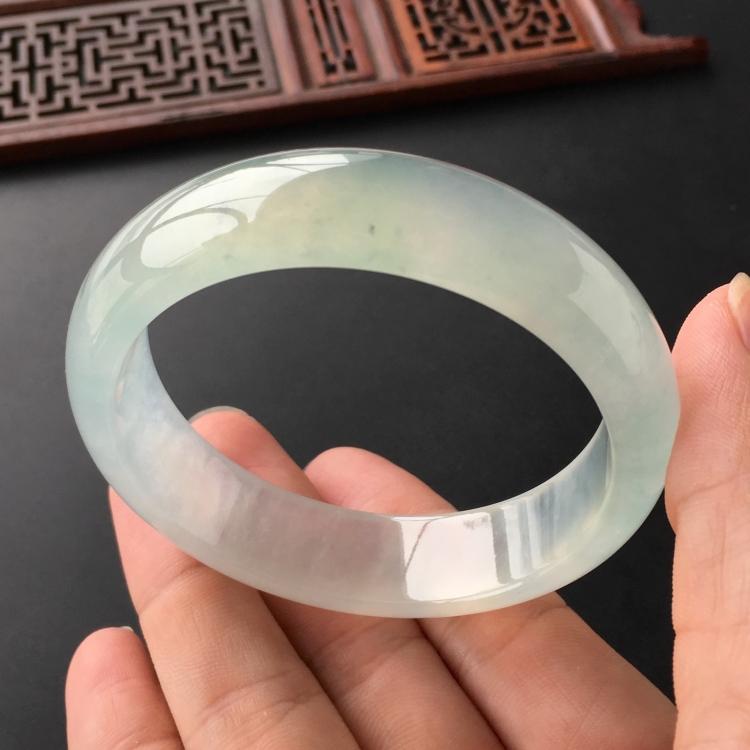 (超值推荐)冰种晴水手镯(56.5mm)