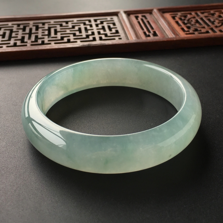 (超值推荐)冰种飘花手镯(56.5mm)
