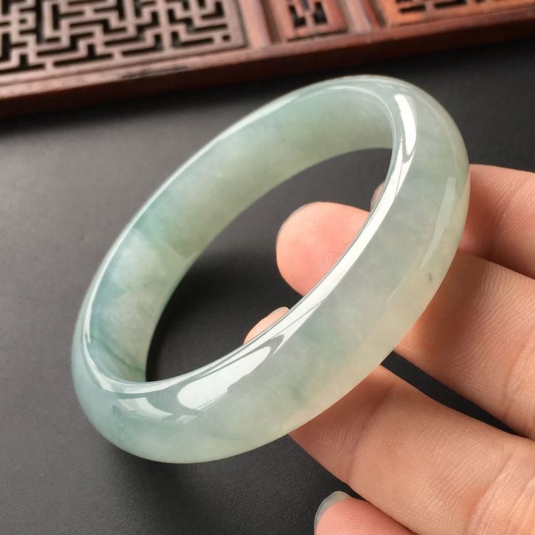 (超值推荐)冰种飘花手镯(56.5mm)