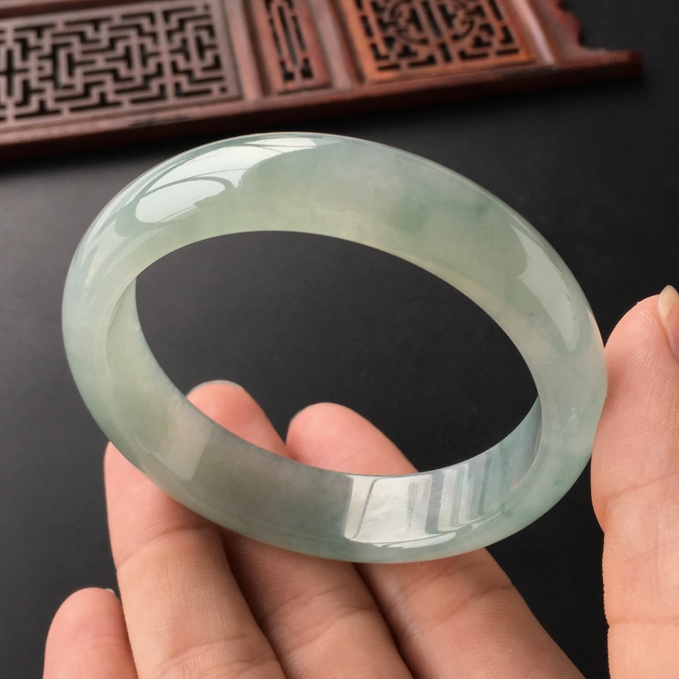 (超值推荐)冰种飘花手镯(56.5mm)