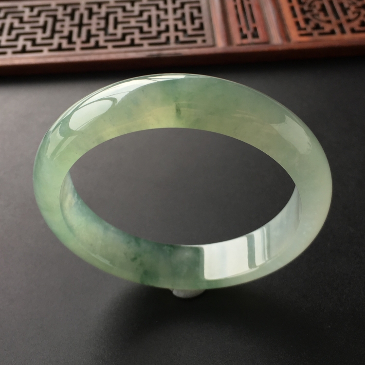 (超值推荐)冰种飘花手镯(57.4mm)