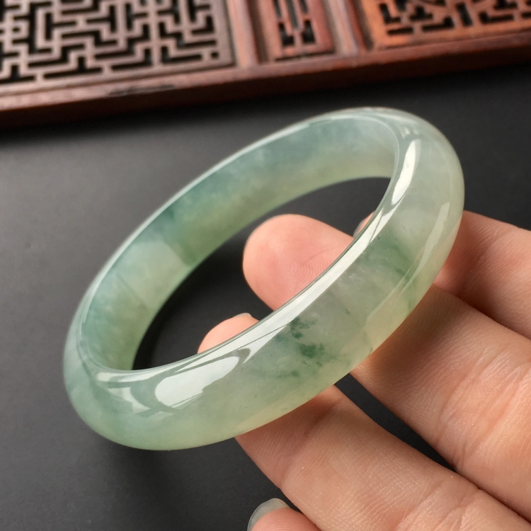 (超值推荐)冰种飘花手镯(57.4mm)