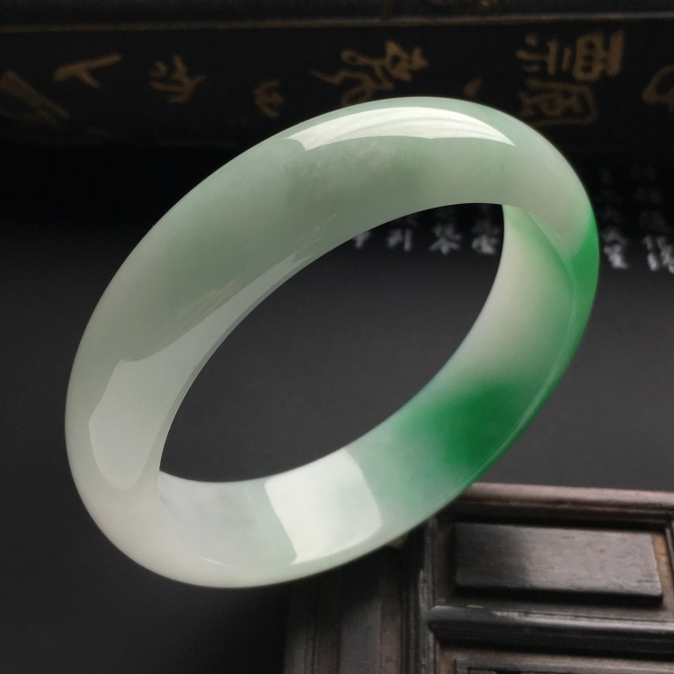 （超值推荐）糯冰种飘翠手镯（57mm）