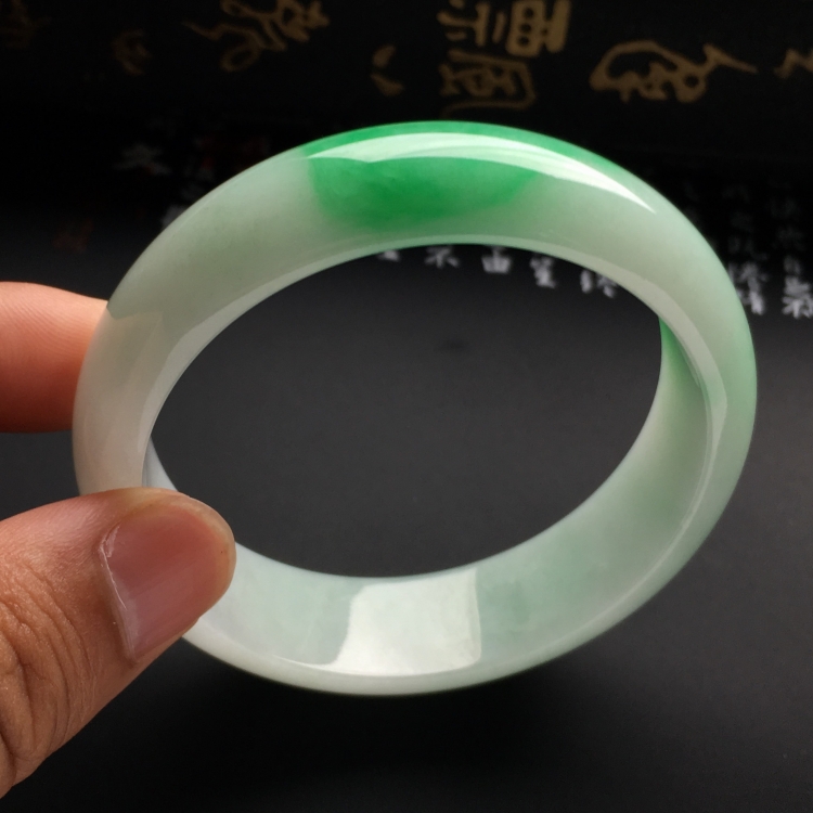 （超值推荐）糯冰种飘翠手镯（57mm）