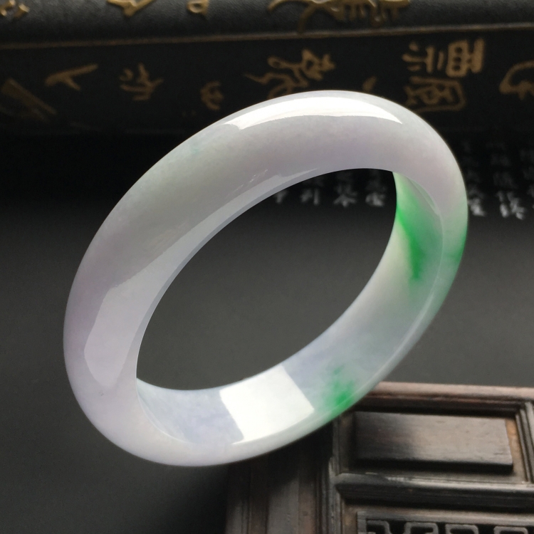（超值推荐）糯冰种淡春带彩手镯（56mm）