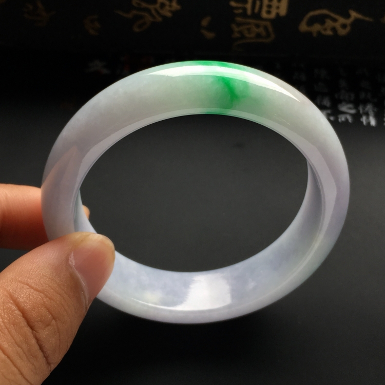 （超值推荐）糯冰种淡春带彩手镯（56mm）