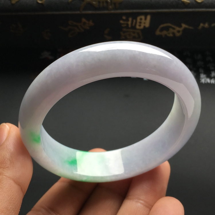 （超值推荐）糯冰种淡春带彩手镯（56mm）