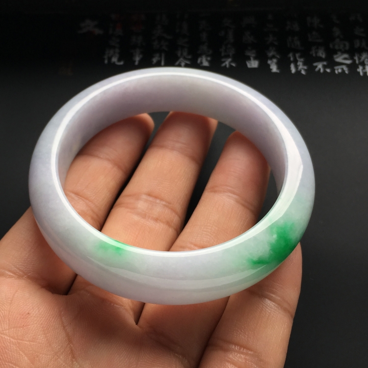 （超值推荐）糯冰种淡春带彩手镯（56mm）
