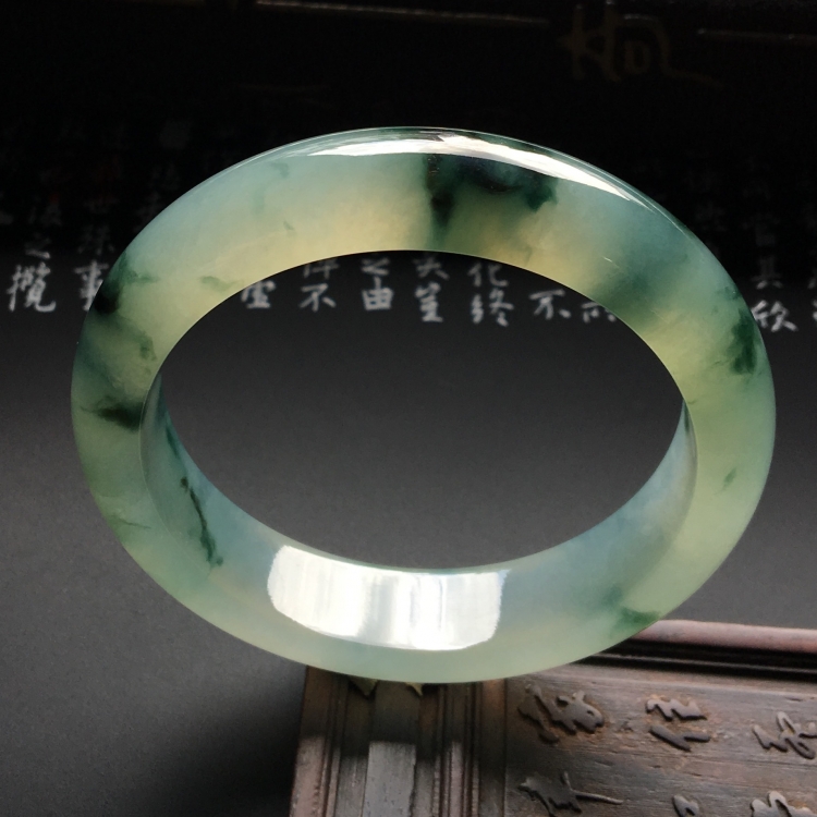 （超值推荐）冰种飘花手镯（54.8mm）