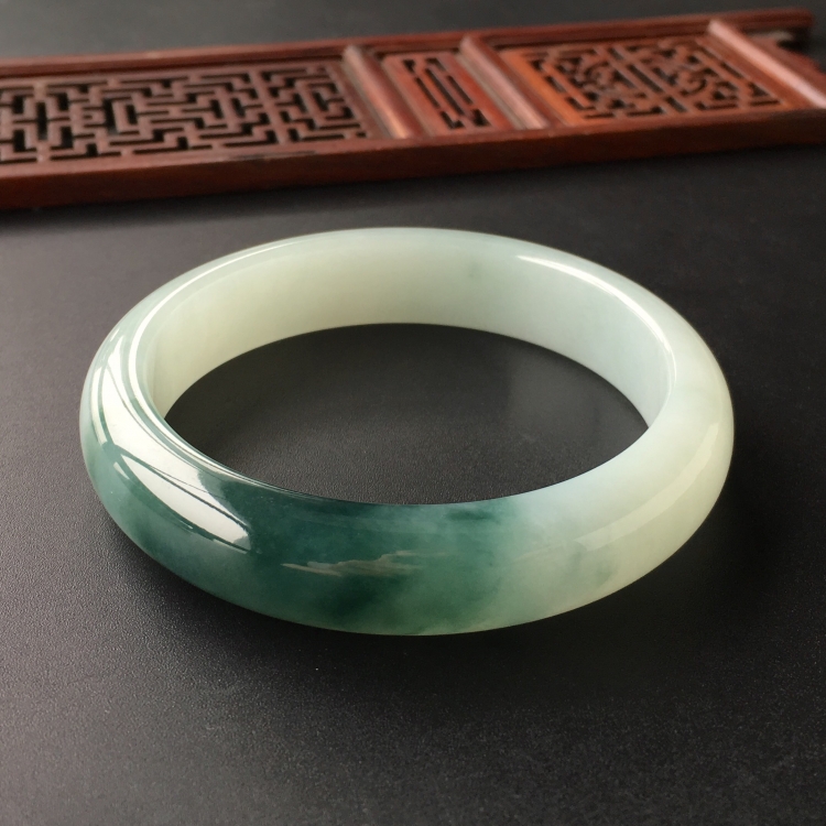 (超值推荐)糯冰种飘花手镯(56.7mm)