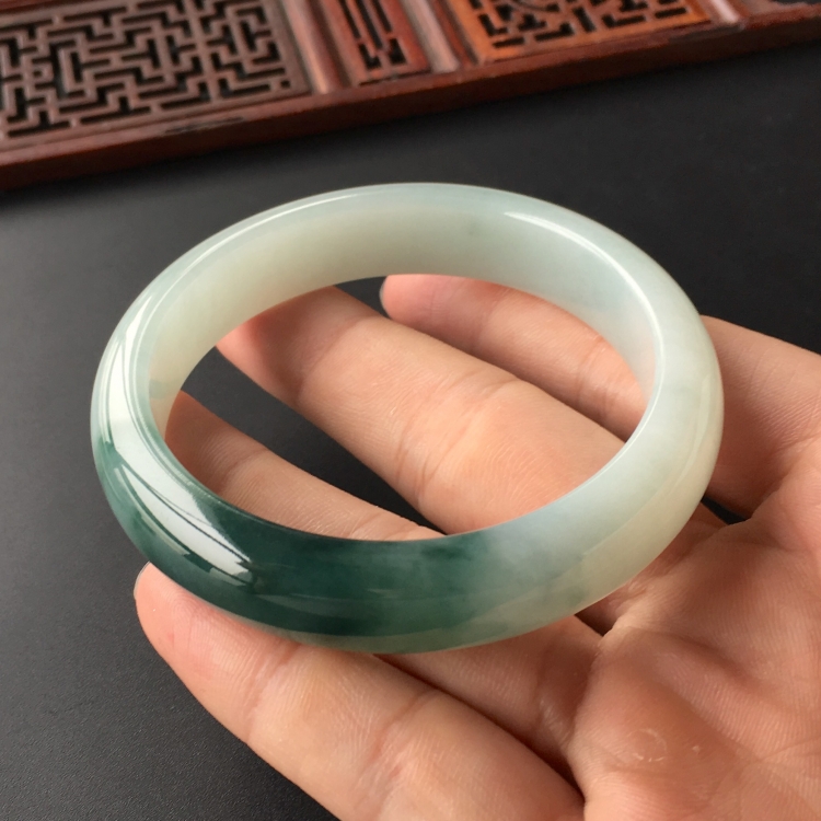 (超值推荐)糯冰种飘花手镯(56.7mm)
