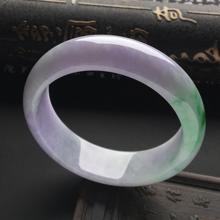 （超值推荐）糯冰种春带彩手镯（59mm）