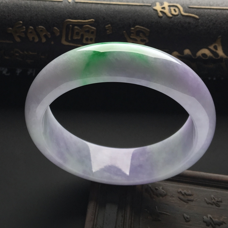 （超值推荐）糯冰种春带彩手镯（59mm）