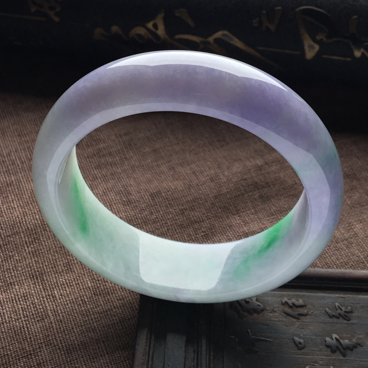（超值推荐）糯冰种春带彩手镯（59mm）