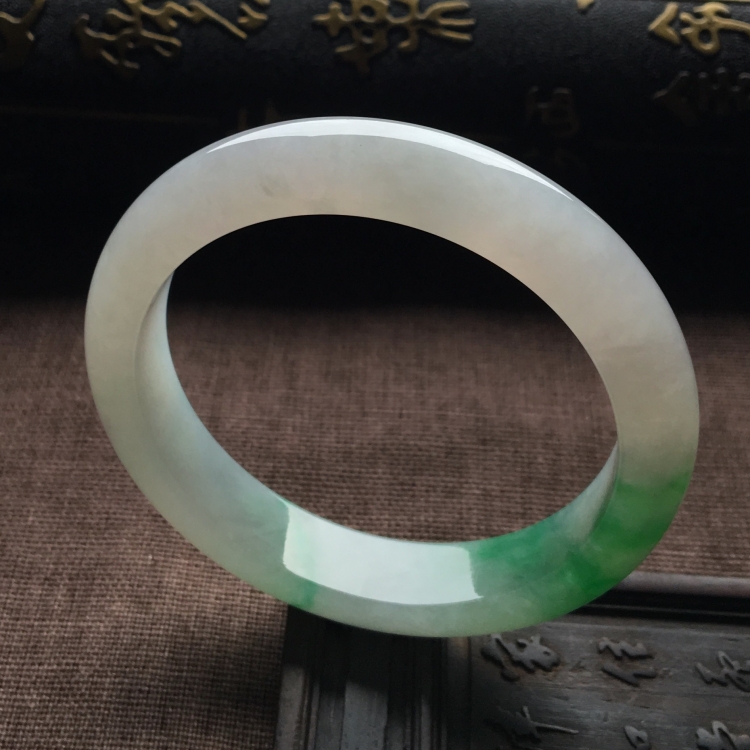 （超值推荐）糯冰种飘翠手镯（54.2mm）