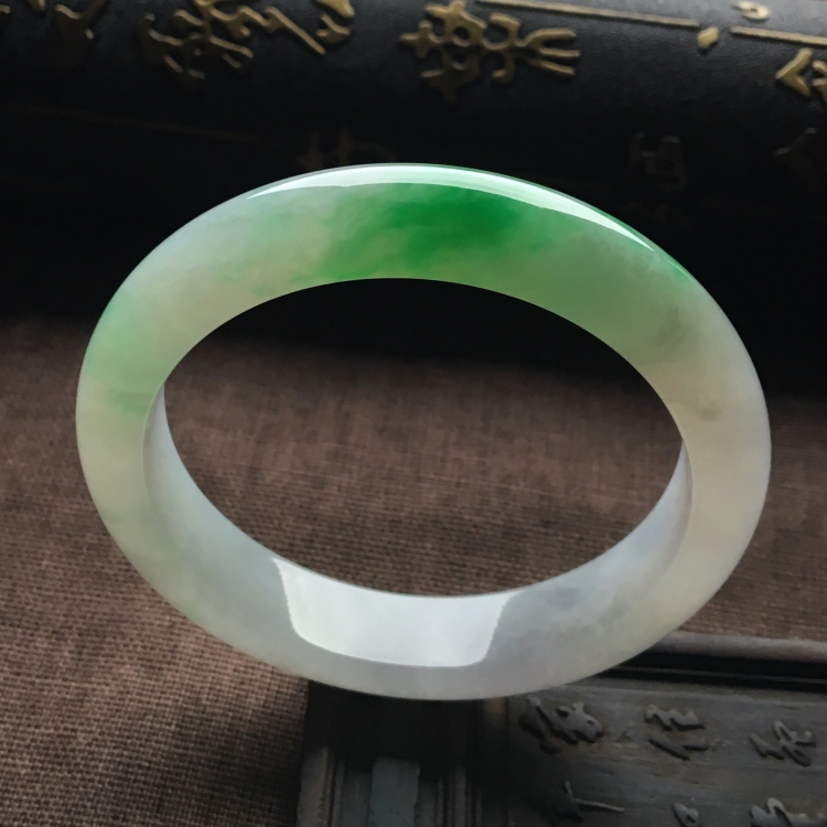 （超值推荐）糯冰种飘翠手镯（54.2mm）