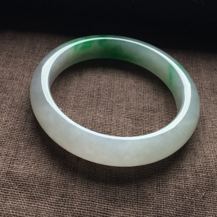 （超值推荐）糯冰种飘翠手镯（54.2mm）