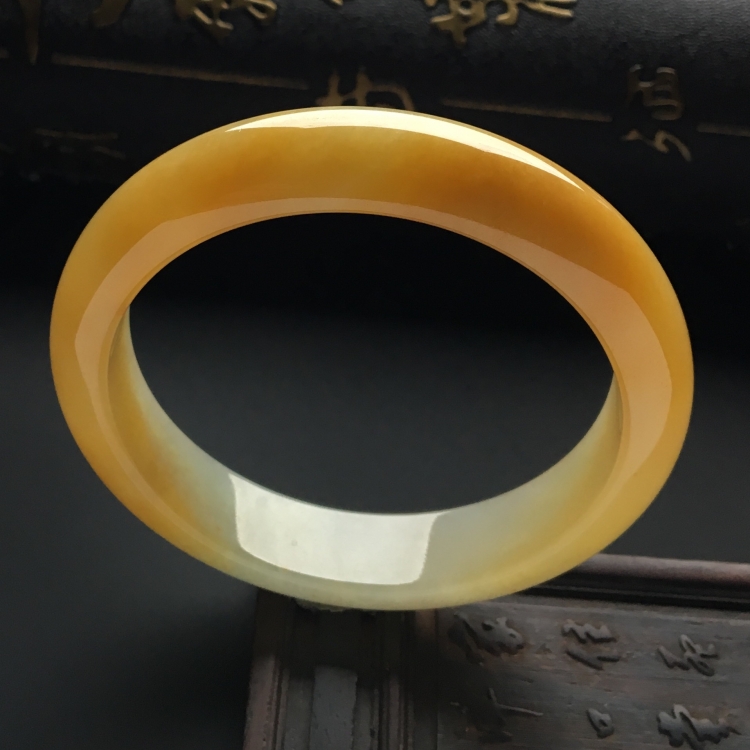 （超值推荐）糯冰种黄翡手镯（56.5mm）