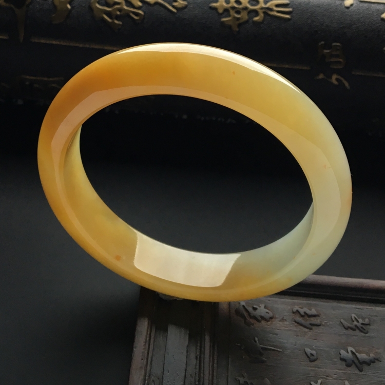 （超值推荐）糯冰种黄翡手镯（56.5mm）