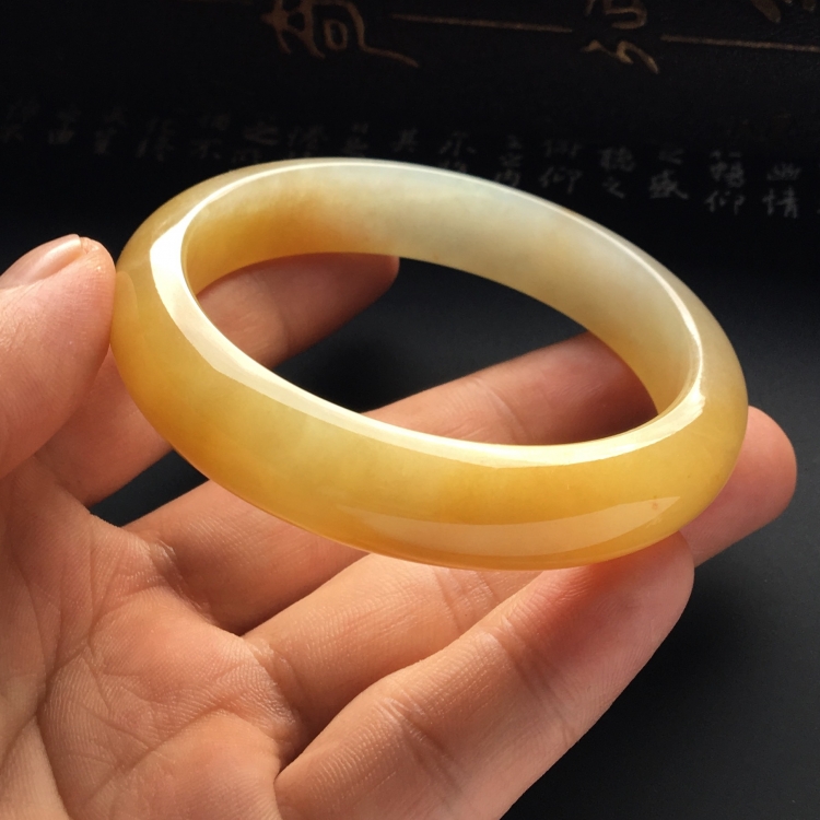 （超值推荐）糯冰种黄翡手镯（56.5mm）