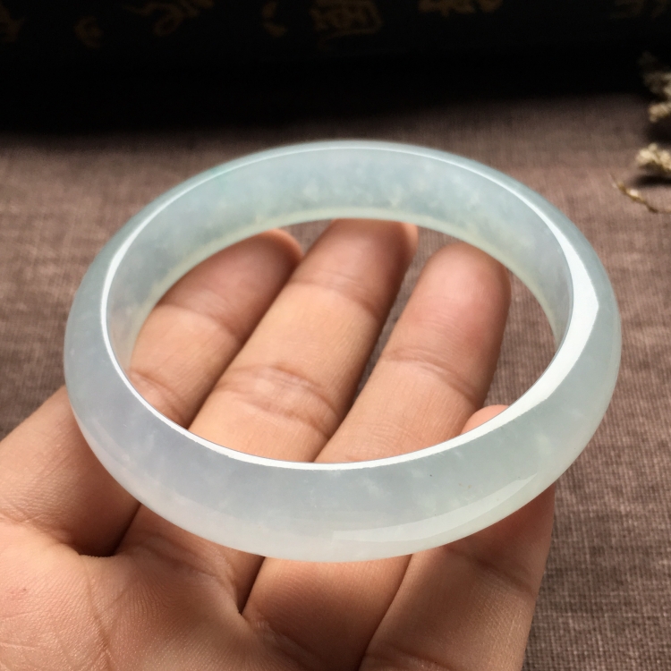 （超值推荐）冰种淡晴水手镯（58.5mm）