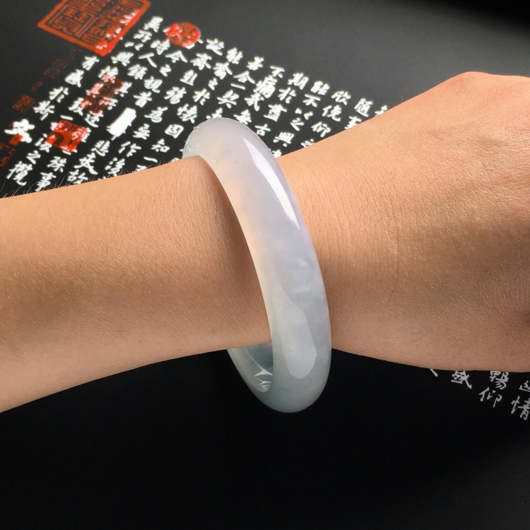 （超值推荐）冰种淡晴水手镯（58.5mm）