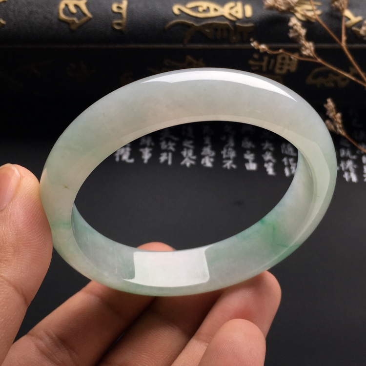（超值推荐）糯冰种飘翠手镯（55.2mm）