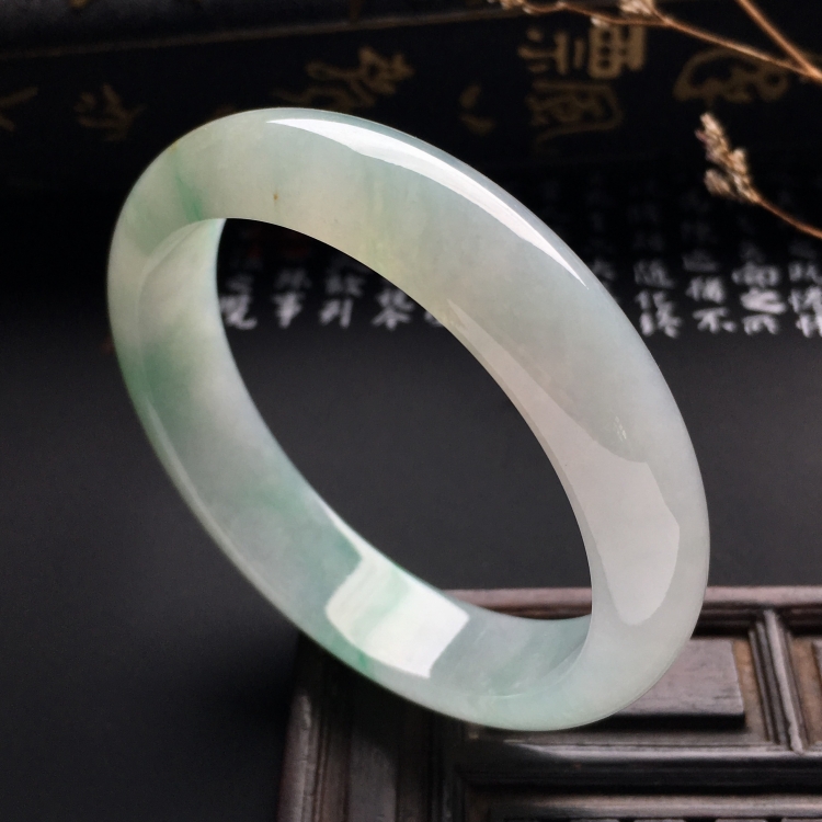 （超值推荐）糯冰种飘翠手镯（55.2mm）