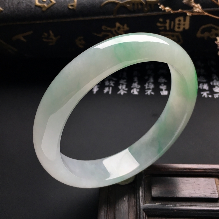 （超值推荐）糯冰种飘翠手镯（55.2mm）