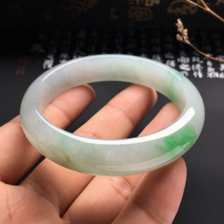 （超值推荐）糯冰种飘翠手镯（55.2mm）