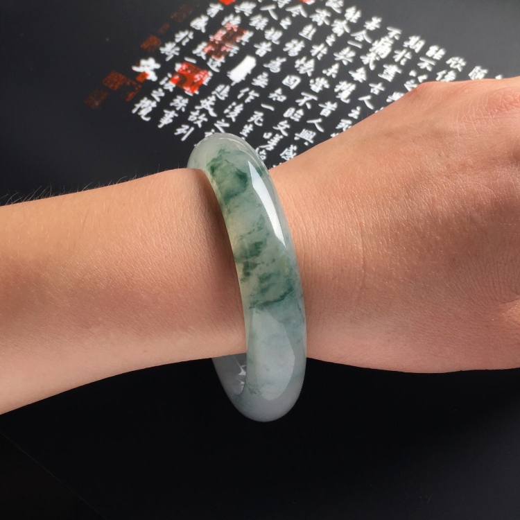 （超值推荐）冰种飘花手镯（54.5mm）
