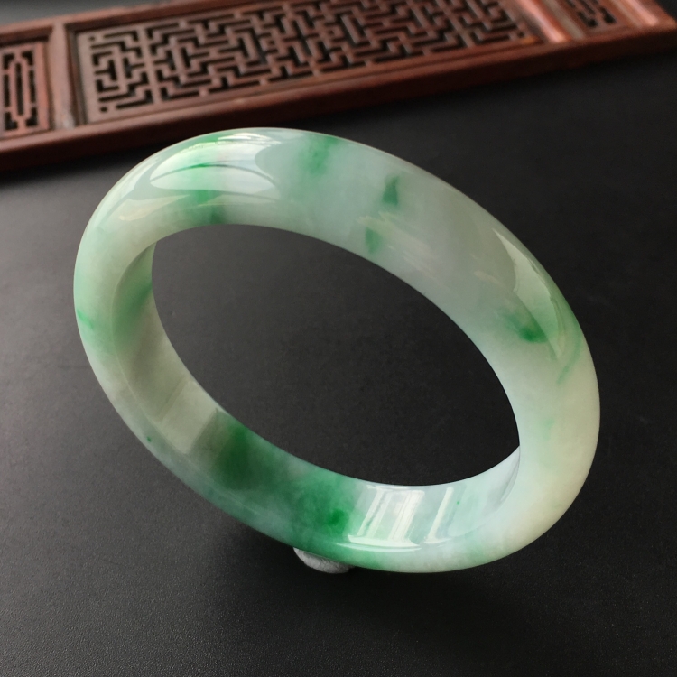 (超值推荐)糯冰种飘翠手镯(56.7mm)