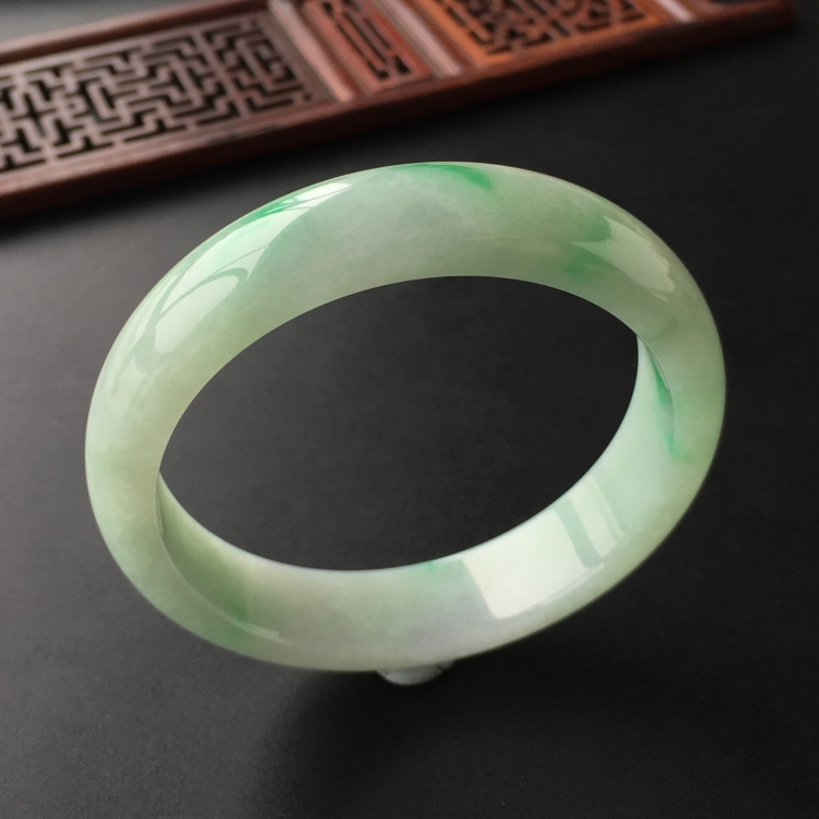 (超值推荐)糯冰种飘翠手镯(57.4mm)