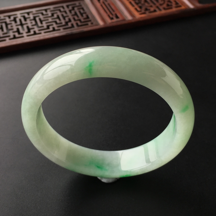 (超值推荐)糯冰种飘翠手镯(57.4mm)
