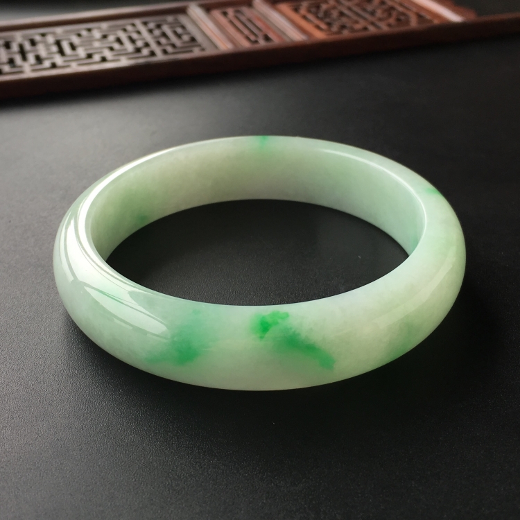 (超值推荐)糯冰种飘翠手镯(57.4mm)
