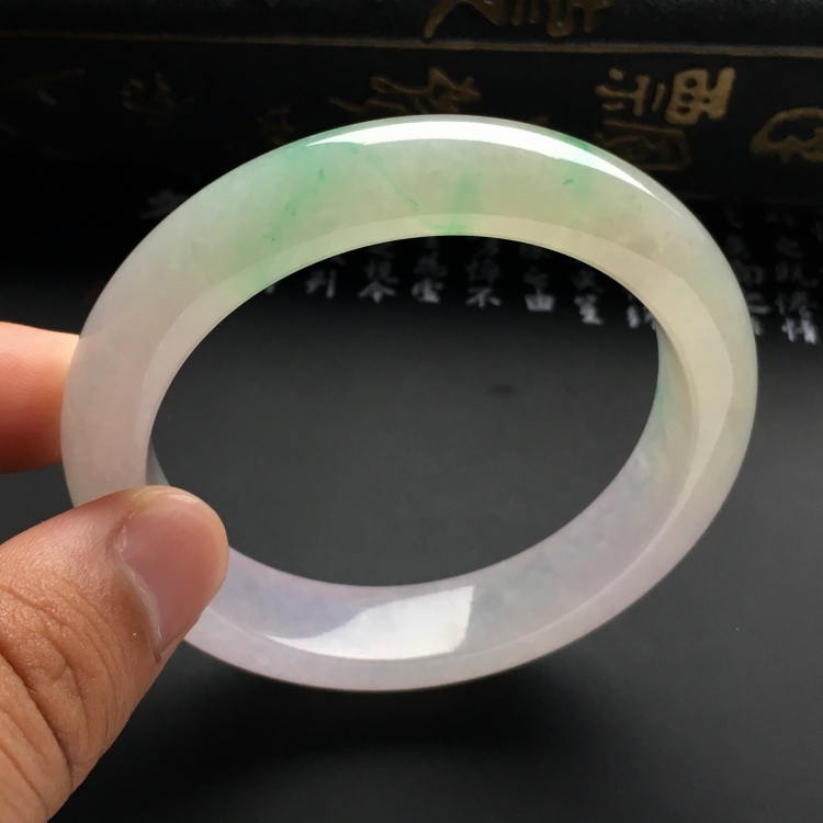（超值推荐）糯冰种飘翠手镯（55mm）