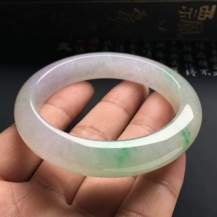 （超值推荐）糯冰种飘翠手镯（55mm）