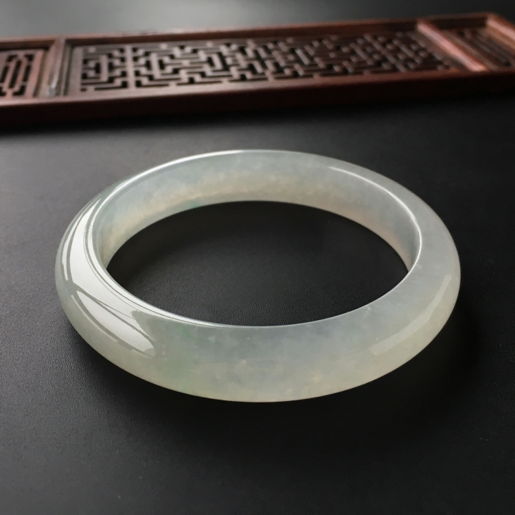 (超值推荐)冰种淡晴水手镯(54.5mm)