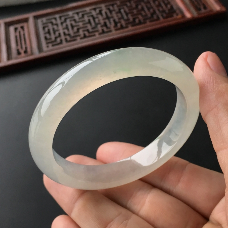 (超值推荐)冰种淡晴水手镯(54.5mm)