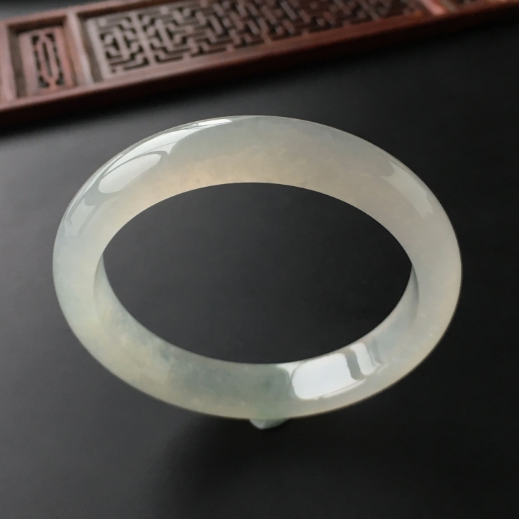 (超值推荐)冰种淡晴水手镯(54.5mm)