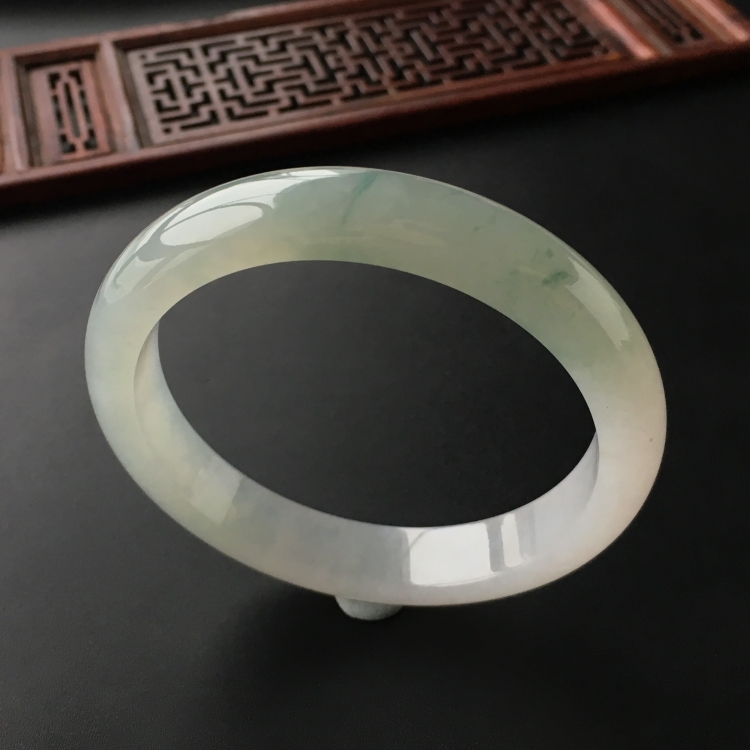 (超值推荐)糯冰种飘花手镯(57.8mm)