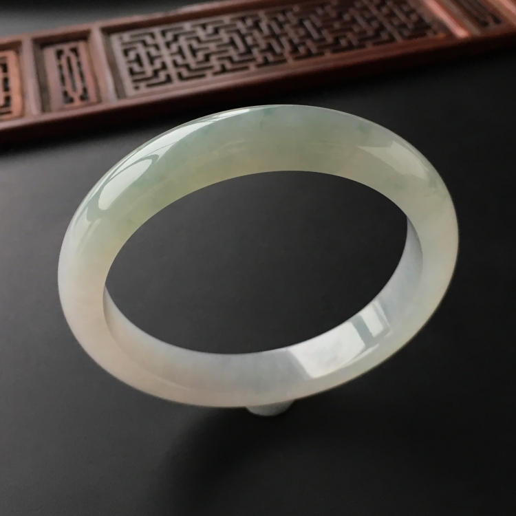 (超值推荐)糯冰种飘花手镯(57.8mm)