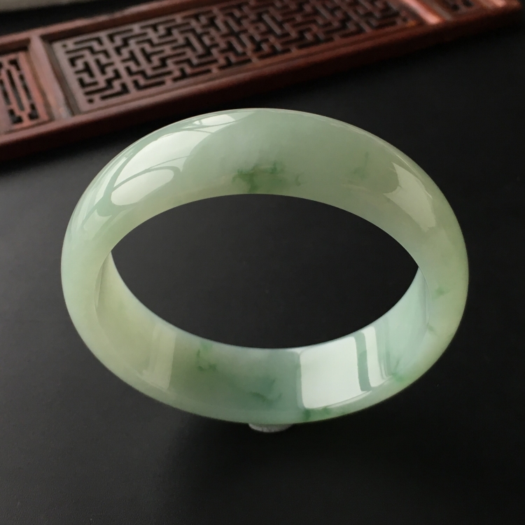 (超值推荐)糯冰种飘花手镯(56.4mm)